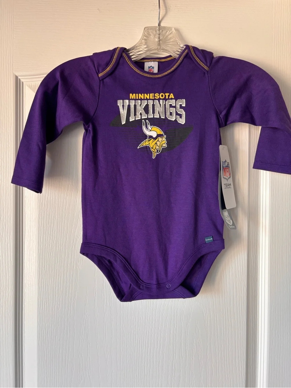 Minnesota Vikings New! Gerber Baby onesie 18 Months NFL Long Sleeve purple